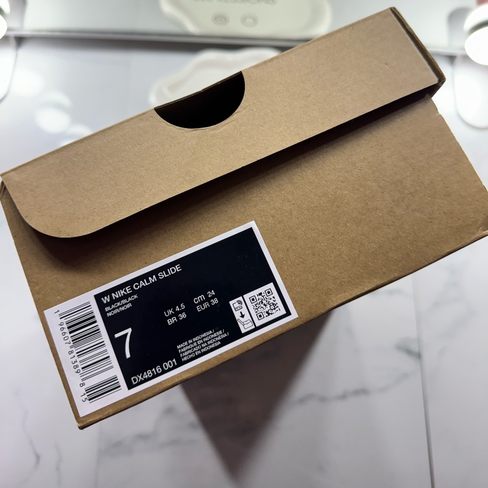 Nike Slides - Picture 5 of 5